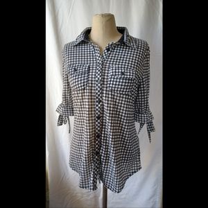 Eden & Olivia black and white plaid top